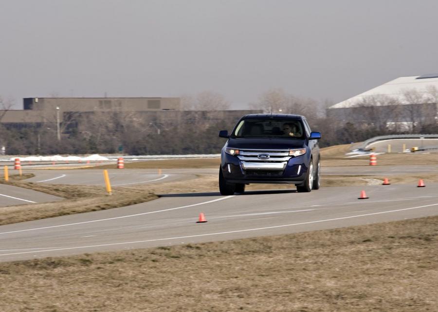  Ford Edge Sport 2011 года  (фото 11 из 65)